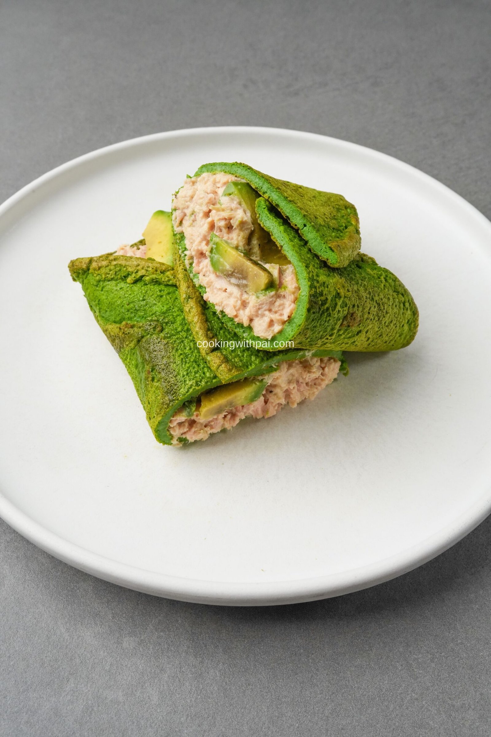 Spinach Egg Wrap with Tuna Filling